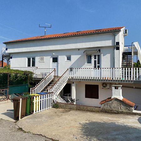 Apartment Ivana Кърк Екстериор снимка