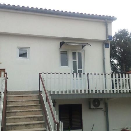 Apartment Ivana Кърк Екстериор снимка